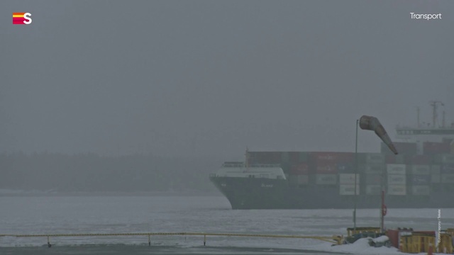 Video Reference: Water, Sky, Boat, Watercraft, Vehicle, Grey, Atmospheric phenomenon, Naval architecture, Fog, Ship