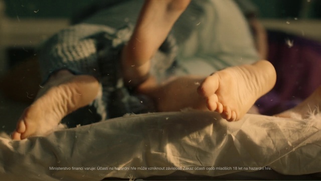 Video Reference: Hand, Arm, Mouth, Leg, Comfort, Human body, Textile, Cloud, Gesture, Finger