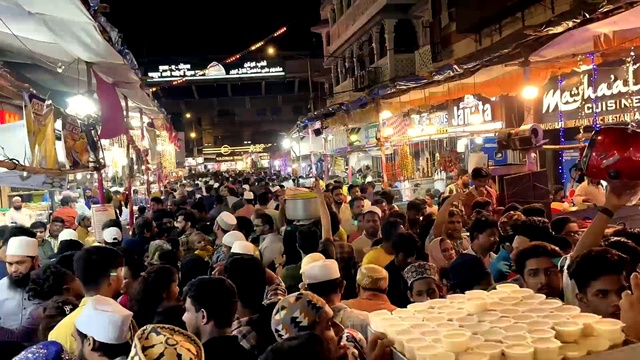 Video Reference: Lighting, Crowd, Hat, Customer, Public space, Market, City, Building, Selling, Retail