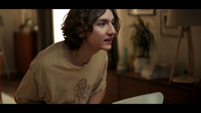 Video Reference: Mouth, Flash photography, Jaw, Eyelash, Neck, Fun, Jewellery, Event, Darkness, Houseplant