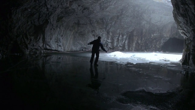 Video Reference: Freezing, Tree, Landscape, Glacial landform, Recreation, Slope, Darkness, Mountain, Monochrome photography, Monochrome