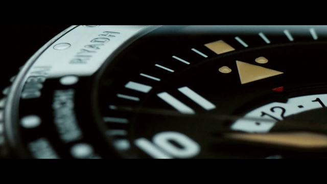 Video Reference: Watch, Speedometer, Gauge, Material property, Font, Measuring instrument, Watch accessory, Auto part, Automotive design, Circle