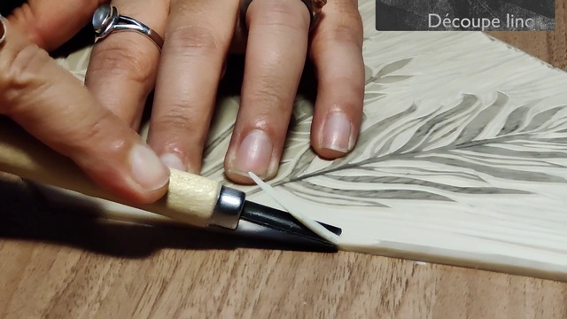 Video Reference: Hand, Gesture, Cosmetics, Finger, Wood, Writing implement, Material property, Nail, Office supplies, Body jewelry
