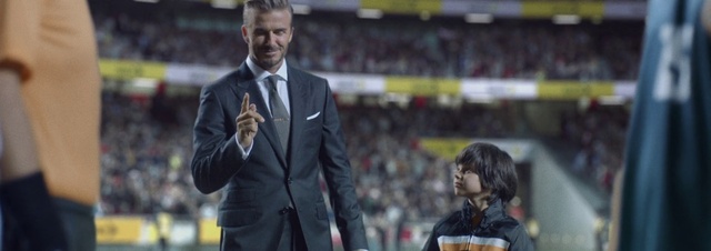Video Reference: Outerwear, Shirt, Microphone, Smile, Tie, Gesture, Player, Blazer, Suit, Championship