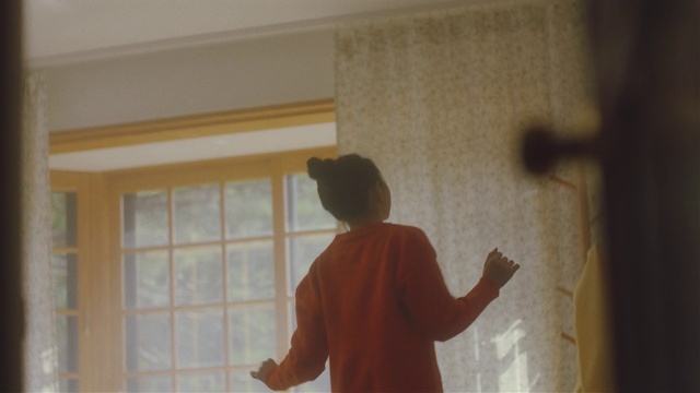 Video Reference: Window, Sleeve, Wood, Gesture, Wall, Tints and shades, Shade, Ceiling, Plaster, Paint