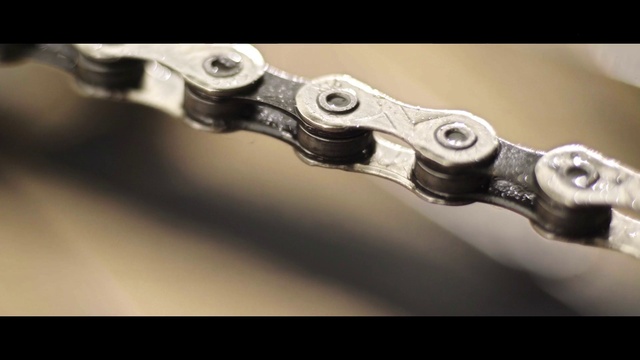 Video Reference: Bicycle part, Household hardware, Bicycle drivetrain part, Tool, Auto part, Circle, Rim, Composite material, Metal, Fashion accessory