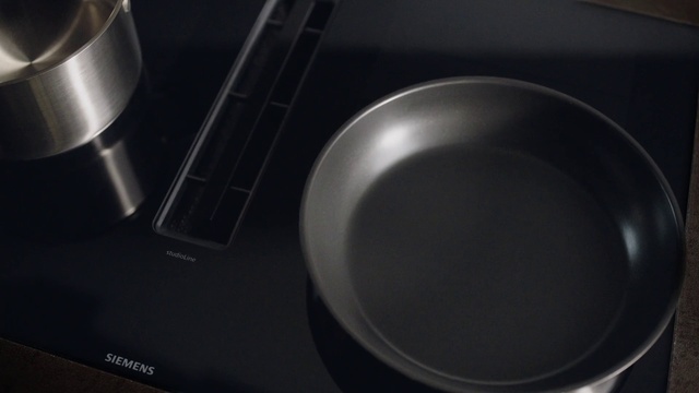 Video Reference: Kitchen appliance, Gas, Automotive design, Serveware, Kitchen utensil, Dishware, Automotive lighting, Rim, Audio equipment, Metal