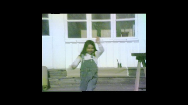 Video Reference: Flash photography, Gesture, Tints and shades, Rectangle, Window, Darkness, Event, Room, Display device, Happy