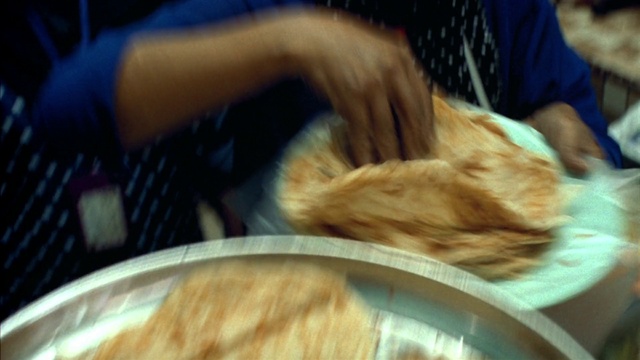 Video Reference: Carnivore, Felidae, Fawn, Small to medium-sized cats, Whiskers, Ingredient, Companion dog, Dog breed, Tableware, Wood