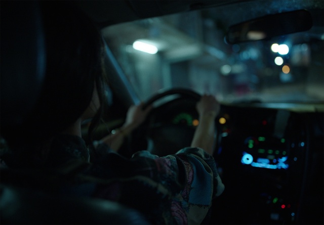 Video Reference: Automotive lighting, Automotive mirror, Motor vehicle, Steering wheel, Flash photography, Automotive design, Car, Vehicle, Rear-view mirror, Steering part