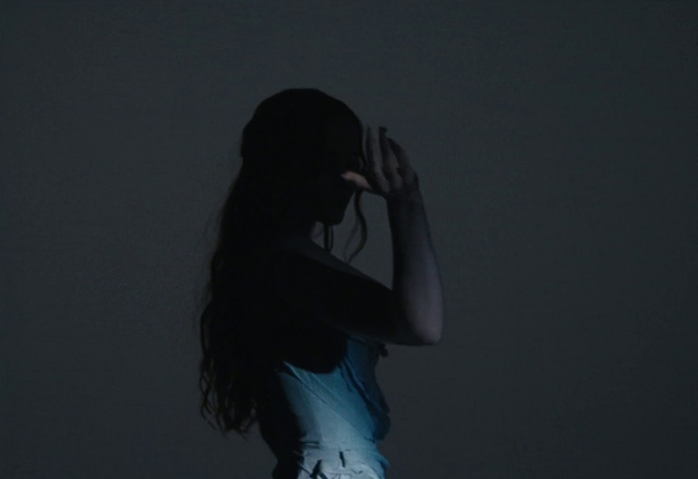 Video Reference: Flash photography, Sleeve, Gesture, Elbow, Entertainment, T-shirt, Audio equipment, Electric blue, Performing arts, Event