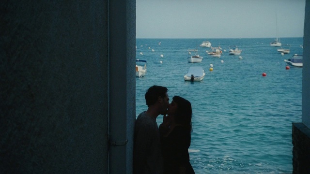 Video Reference: Water, Watercraft, Sky, Boat, Flash photography, Travel, Naval architecture, Leisure, Horizon, Suit