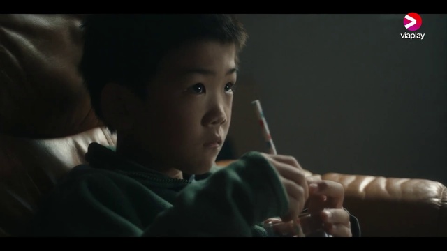 Video Reference: Flash photography, Gesture, Happy, Midnight, Toddler, Elbow, Darkness, Child, Window, Room