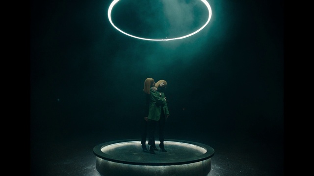 Video Reference: Light, Green, Lighting, Astronomical object, Art, Darkness, Space, Electric blue, Lens flare, Circle