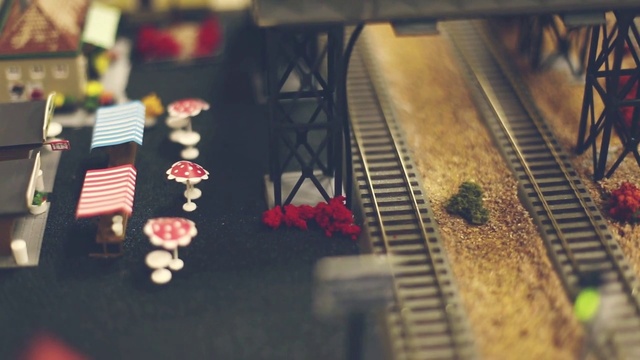 Video Reference: Wood, Indoor games and sports, Gambling, Electronic device, Audio equipment, Track, Rolling, Metal, Games, Carmine