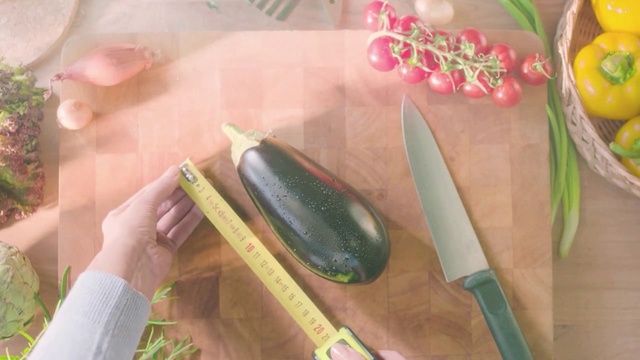 Video Reference: Tableware, Dishware, Kitchen utensil, Food, Ingredient, Cutlery, Finger, Knife, Serveware, Cuisine