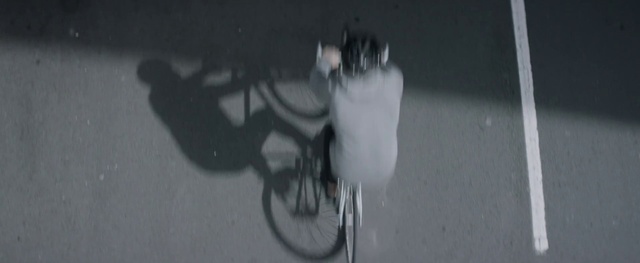 Video Reference: Bicycle, Wheel, Bicycle wheel, Bicycle tire, Bicycle wheel rim, Tire, Bicycle handlebar, Bicycles--Equipment and supplies, Vehicle, Bicycle frame