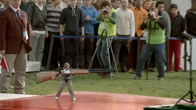 Video Reference: Trousers, Shorts, People, Grass, Event, Recreation, Leisure, Player, Competition event, Sports