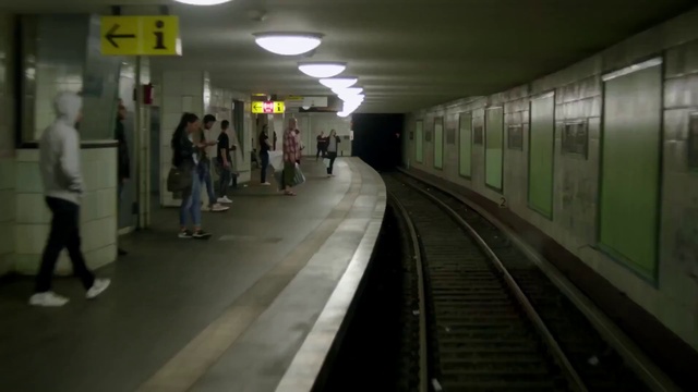 Video Reference: Infrastructure, Transport hub, Metro station, Building, Track, Rolling stock, Railway, Public transport, Electricity, City