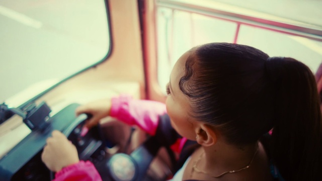 Video Reference: Hair, Skin, Eyelash, Gesture, Happy, Black hair, Window, Magenta, Fun, Long hair