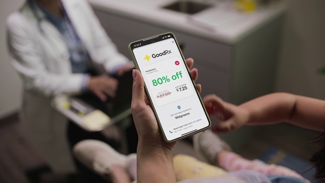 Video Reference: Hand, Mobile phone, Telephony, Communication Device, Mobile device, Gesture, Portable communications device, Finger, Gadget, Font