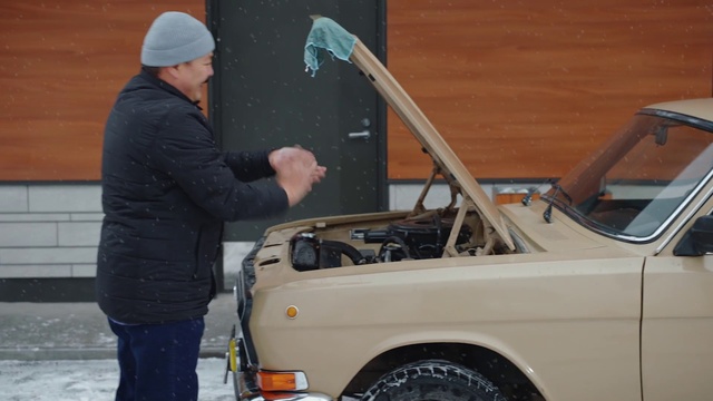 Video Reference: Wheel, Tire, Car, Vehicle, Motor vehicle, Hood, Automotive design, Automotive exterior, Fender, Vehicle door