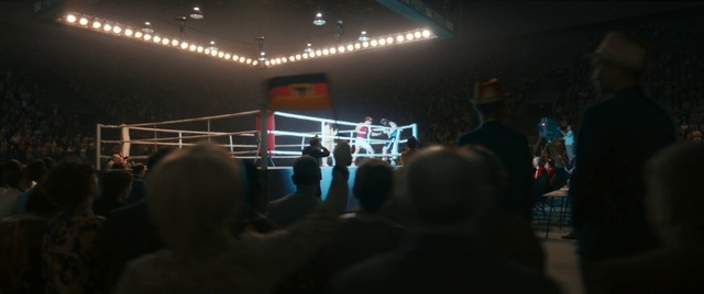 Video Reference: Entertainment, Electricity, Performing arts, Crowd, Fun, Stage, Music venue, Music, Midnight, Event