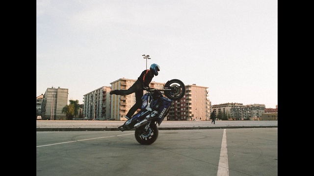 Video Reference: Tire, Wheel, Wheelie, Sky, Vehicle, Automotive tire, Sports equipment, Motorcycle, Tread, Motocross
