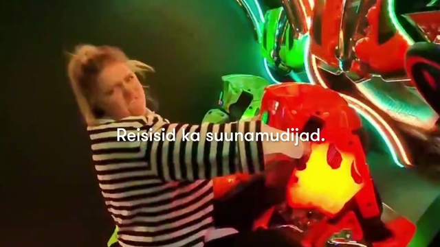 Video Reference: Plant, Organism, Gesture, Petal, Font, Terrestrial plant, Event, Carmine, Flowering plant, Fictional character