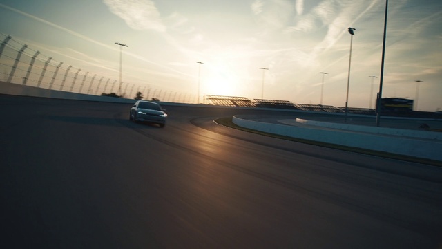 Video Reference: Cloud, Sky, Tire, Car, Vehicle, Automotive lighting, Street light, Wheel, Automotive tire, Road surface