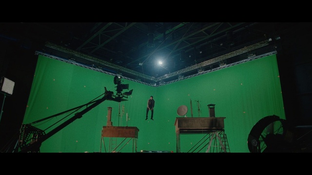 Video Reference: Musical instrument, Entertainment, Performing arts, Music venue, Event, Space, Magenta, Machine, Guitar, Ceiling