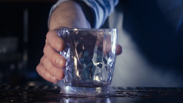 Video Reference: Liquid, Drinkware, Barware, Fluid, Ice cube, Stemware, Finger, Alcoholic beverage, Drink, Automotive lighting