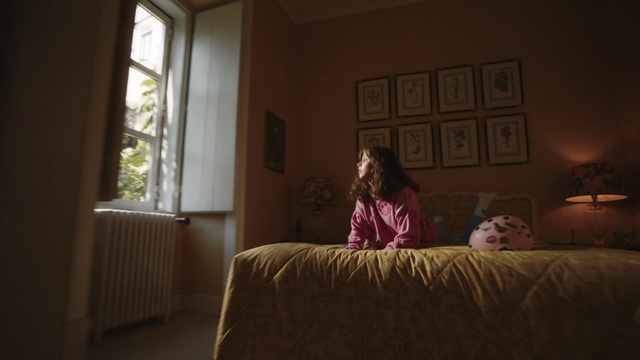 Video Reference: Building, Window, Comfort, Textile, House, Wood, Lighting, Bed frame, Floor, Flooring