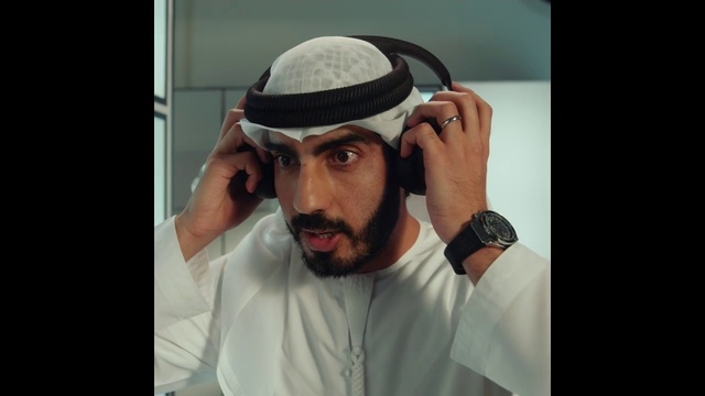 Video Reference: Forehead, Watch, Eyebrow, Hearing, Beard, Eyewear, Ear, Neck, Jaw, Peripheral