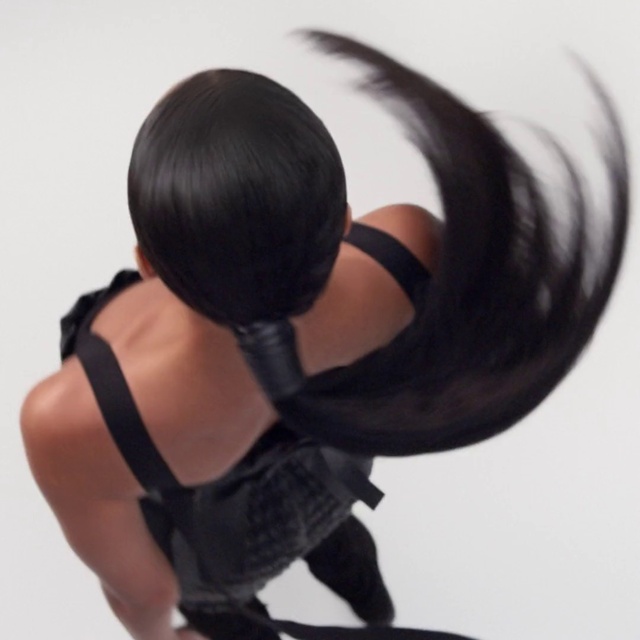 Video Reference: Head, Shoulder, Human body, Neck, Waist, Thigh, Audio equipment, Long hair, Jewellery, Elbow