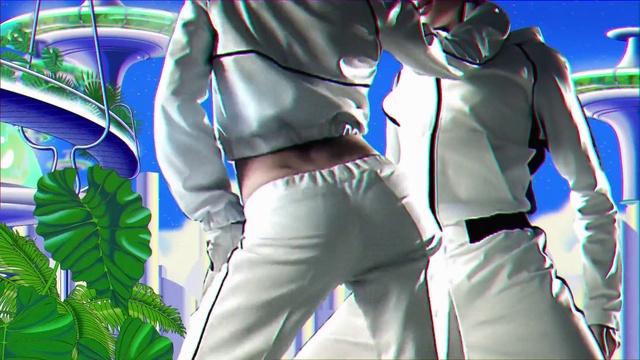 Video Reference: Plant, Gesture, Sportswear, Chest, Waist, Thigh, Trunk, Electric blue, Abdomen, Eyewear