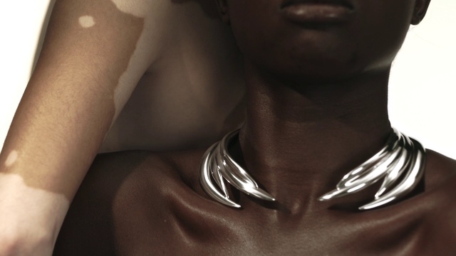 Video Reference: Lip, Shoulder, Mouth, Muscle, Eyelash, Neck, Flash photography, Jaw, Gesture, Chest