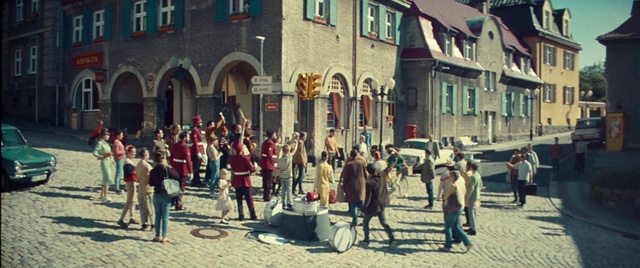 Video Reference: Window, Building, Leisure, Plant, Travel, City, Recreation, Fun, Crowd, Road