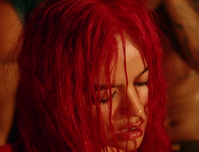 Video Reference: Eyebrow, Eyelash, Orange, Red, Red hair, Magenta, Layered hair, Event, Close-up, Step cutting