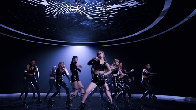 Video Reference: Light, Band plays, Human, Shorts, Flash photography, Purple, Lighting, Entertainment, Dance, Performing arts