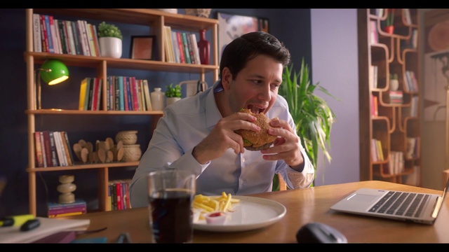 Video Reference: Bookcase, Tableware, Table, Food, Shelf, Personal computer, Laptop, Computer, Plant, Drinkware