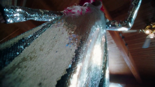 Video Reference: Water, Hood, Electric blue, Wood, Wire, Glass, Auto part, Metal, Automotive lighting, Transparent material