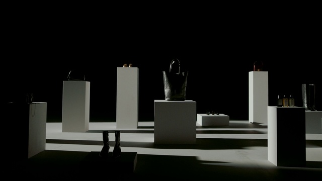 Video Reference: Font, Art, Event, Sculpture, Darkness, Column, City, Monochrome photography, Monochrome, Symmetry