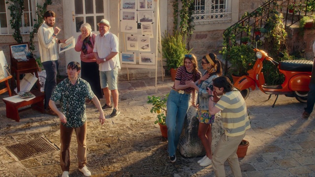 Video Reference: Plant, Window, Shorts, Temple, Tire, Neighbourhood, Leisure, Adaptation, Rural area, Road