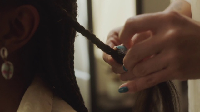 Video Reference: Hand, Eyelash, Jaw, Gesture, Musician, Wood, Musical instrument, Beauty salon, Plant, Finger