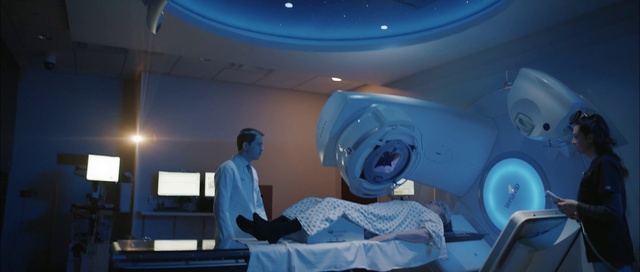 Video Reference: Lighting, Medical, Flash photography, Medical procedure, Medical equipment, Health care, Health care provider, Science, Hospital, Research