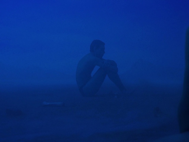 Video Reference: Water, Underwater, Underwater diving, Sky, Recreation, Electric blue, Marine biology, Mist, Horizon, Fog