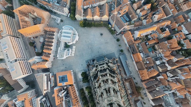 Video Reference: Building, Water, World, Nature, Infrastructure, Tower block, House, Lighting, Urban design, Condominium