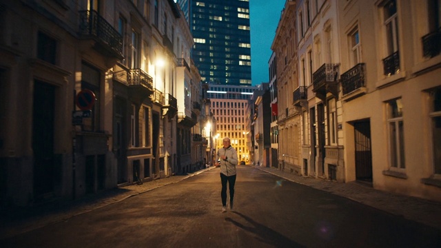 Video Reference: Building, Window, Sky, Road surface, Sunlight, Thoroughfare, Neighbourhood, Flooring, City, Alley