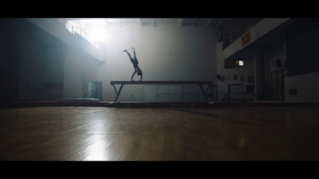 Video Reference: Flash photography, Grey, Floor, Sky, Flooring, Art, Entertainment, Midnight, Performing arts, Sports